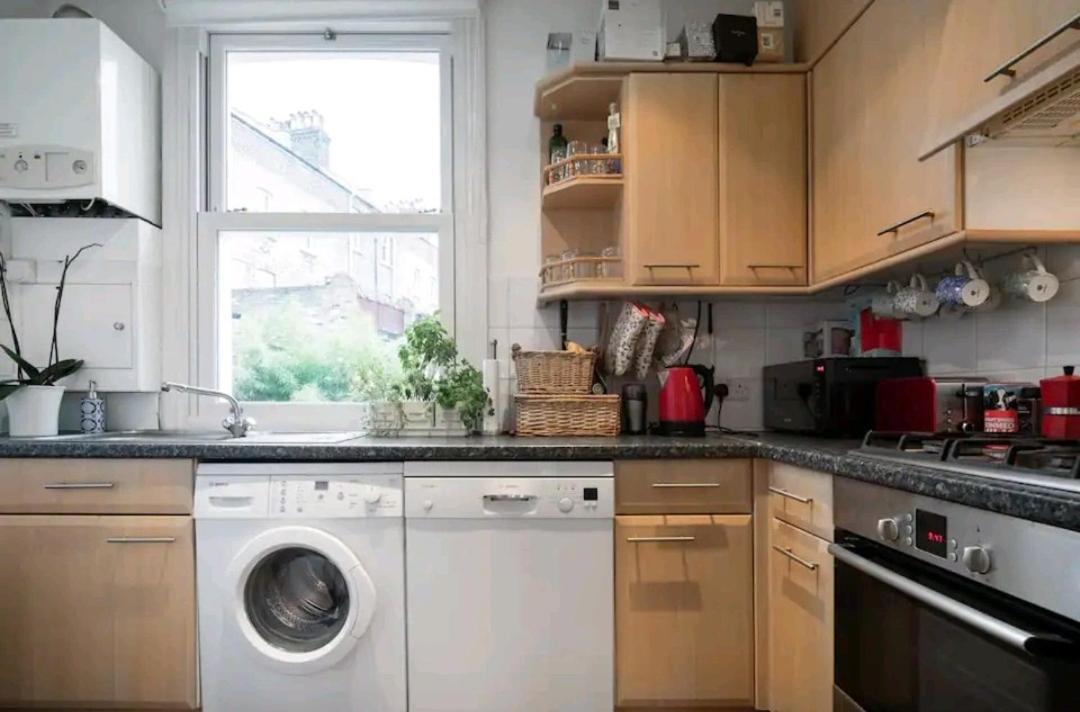 לונדון Stylish Room With Private Bath & Terrace In Super Central Clapham Junction Minutes From Victoria, Waterloo מראה חיצוני תמונה