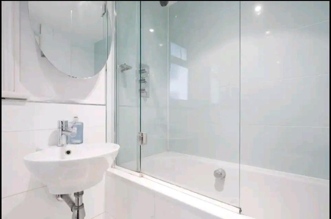 לונדון Stylish Room With Private Bath & Terrace In Super Central Clapham Junction Minutes From Victoria, Waterloo מראה חיצוני תמונה